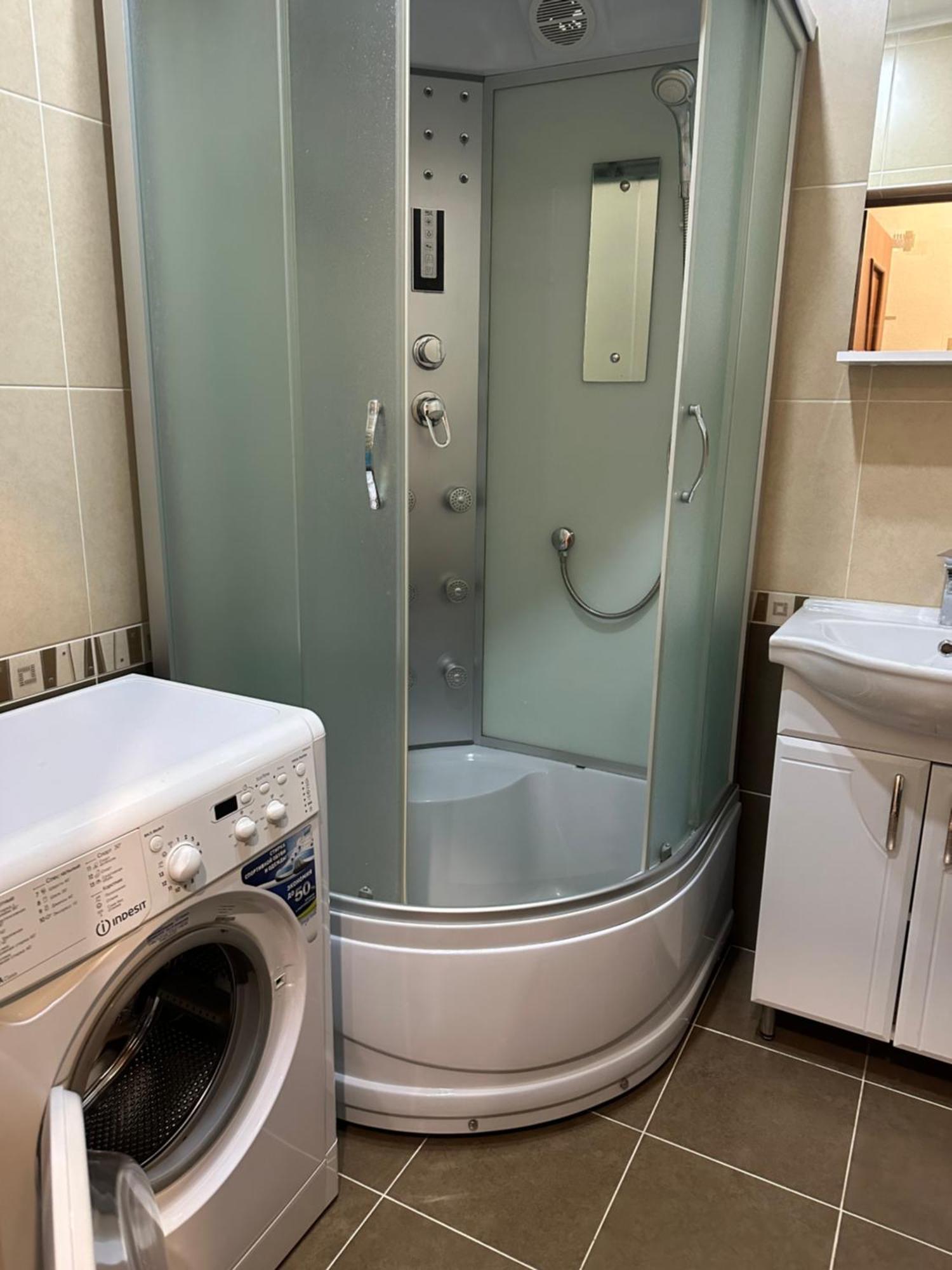 Cosy flat in the city center Apartment Bishkek Bagian luar foto
